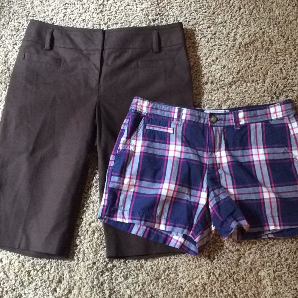Old Navy Women’s Shorts 2 Pairs Size 8
